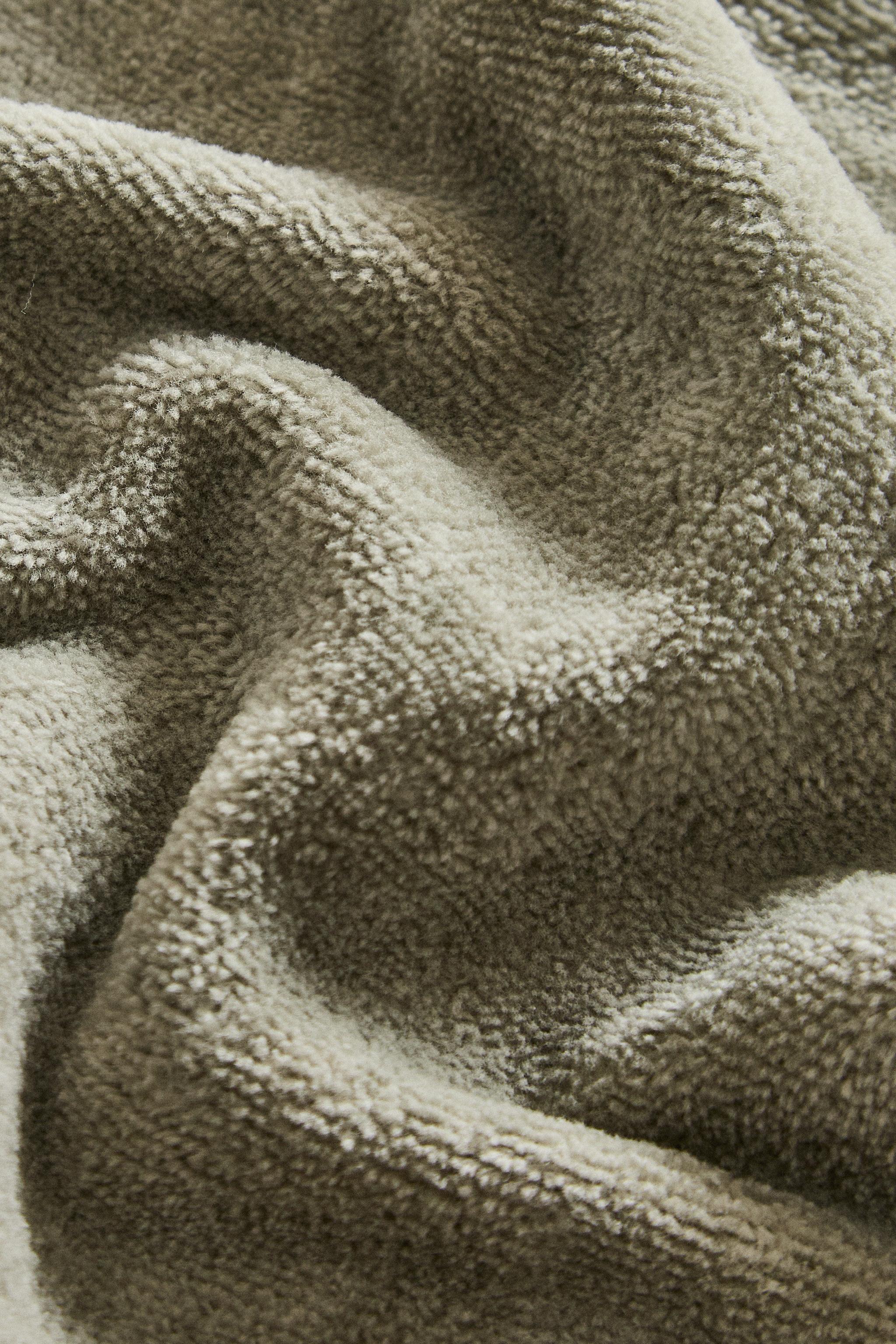 SERVIETTE DE BAIN VELOURS POMPONS